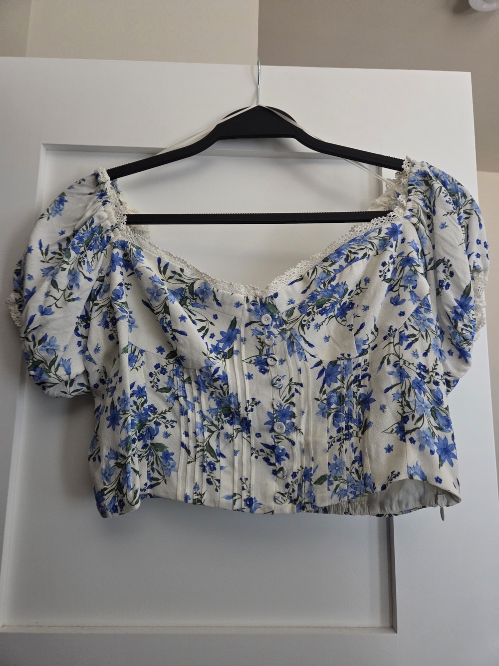 Mango/MNG -Blue Floral Puff-Sleeve Crop Top - White & Blue